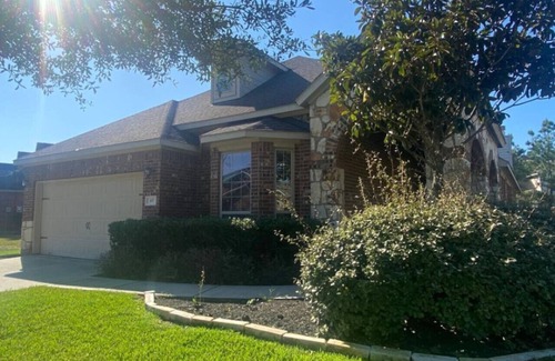 Spring House | Spacious 4 Bed/2 Bath Home in the Woodlands