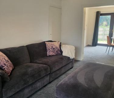 Broadwey House | Spacious 4-Bed Home in Beautiful Weymouth