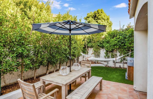 North Redondo House | Spacious 4-bedroom townhome with AC, WiFi in serene Redondo Beach
