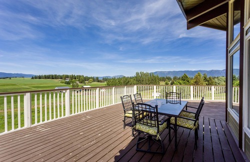 Kalispell House | Spacious 4 bedroom 2 Bath on 3 acres - Spectacular Views & Hot Tub!
