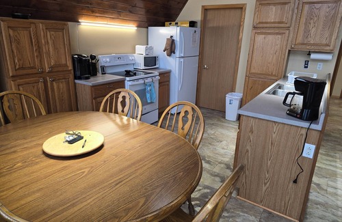 Mears House | Spacious 4-bedroom, 3 bathroom pet-friendly house with wifi & a/c on Lake MI.