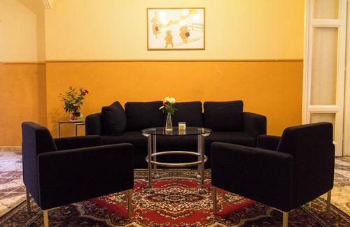 Nepszinhaz negyed Apartment | Spacious 4-Bedroom Flat in City Center