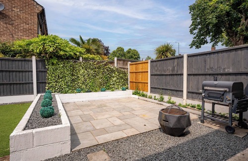 Newark upon Trent House | Spacious 4-Bedroom House in Fabulous Nottingham with WiFi