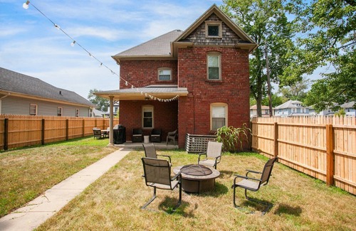Northeast South Bend House | Spacious 4-bedroom house in South Bend - walk to Notre Dame!