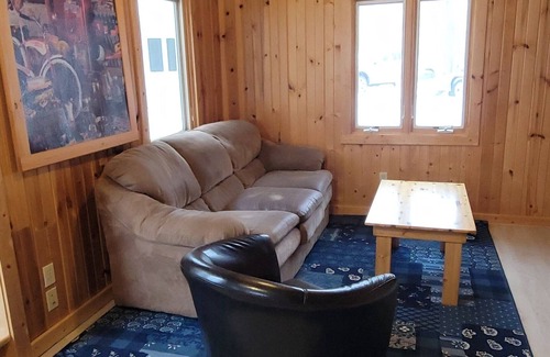 Erskine House | Spacious 4-bedroom house near Erskine MN on Union Lake with AC/WiFi/Games