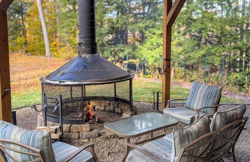 Colden House | Spacious 4-bedroom house with outdoor entertainment spaces in charming Colden