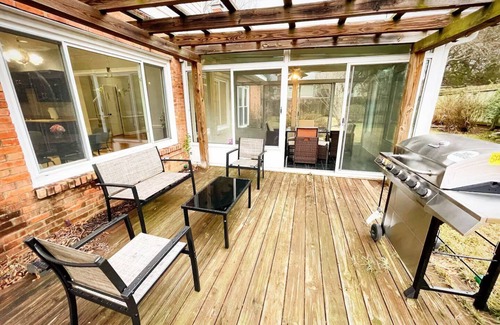 Ellendale House | Spacious 4-Bedroom Retreat with Game Room and Backyard BBQ