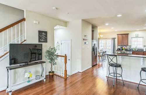 Elkridge House | Spacious 4-bedroom townhome in charming Elkridge with WiFi, AC/Outdoor Playarea