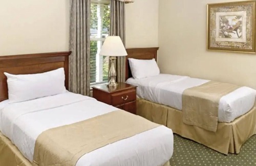 Berkeley Resort | Spacious 4 Bedroom Suite @ The Historic Powhatan Resort
