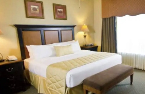 Berkeley Resort | Spacious 4 Bedroom Suite @ The Historic Powhatan Resort