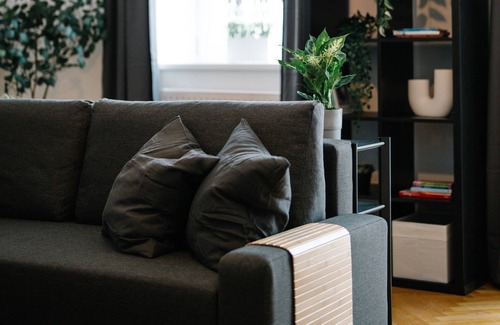 Meidling Apartment | Spacious 4-bedroom with WiFi and AC in awesome Wien