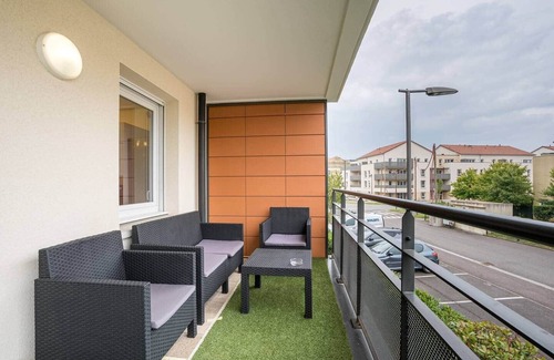 Woippy Apartment | Spacious - 4 pers' - Balcony - 2 beds - Parking