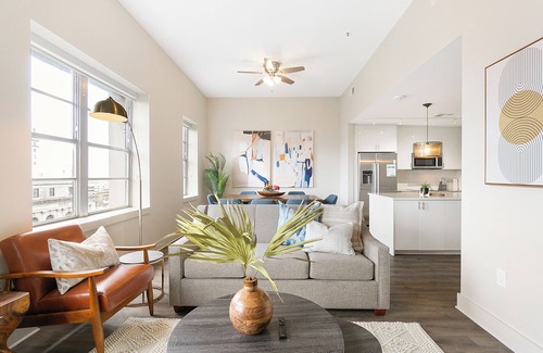 Central Business District Apartment | Spacious 4B Oasis steps from French Quarter
