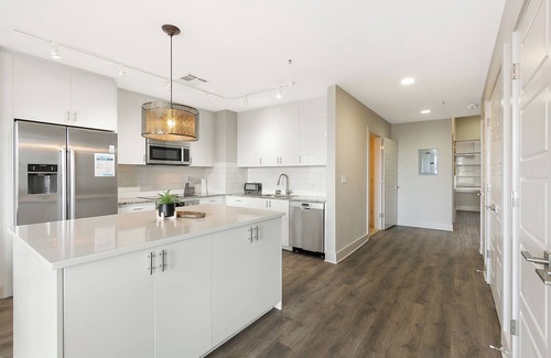 Central Business District Apartment | Spacious 4B Oasis steps from French Quarter