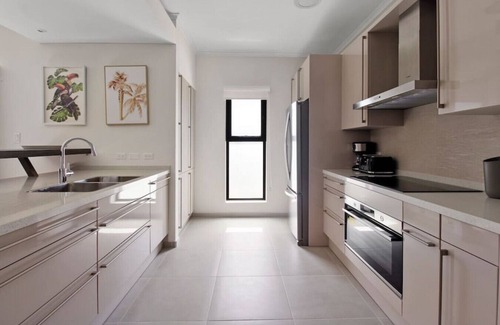Gold Coast Apartment | Spacious 4BR Condo in Prestigious Resort at Oro 1 by Bocobay