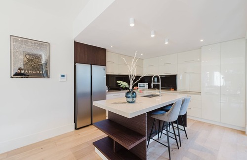Brighton East House | Spacious 4BR Designer Home in Prime Brighton East