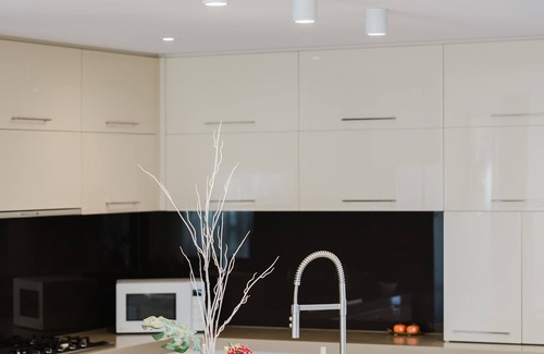 Brighton East House | Spacious 4BR Designer Home in Prime Brighton East
