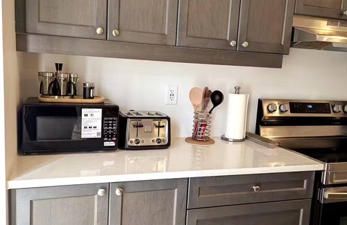 Pickering House | Spacious 4BR Family Home w/King Suite, Parking & Full Kitchen