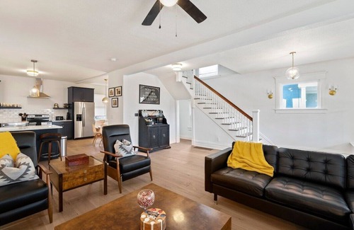 Southmoreland House | Spacious 4BR Home|Great for Families|Walkable|Wifi