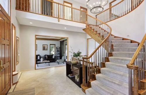 Eden Prairie House | Spacious 5-bed home in convenient Eden Prairie location with incredible views!