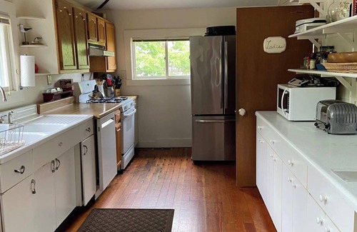 Kennebunkport Cottage | Spacious 5-bedroom Beachfront Cottage in Kennebunkport