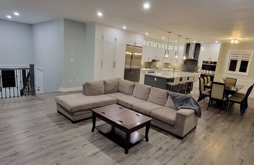Kirkfield Cottage | Spacious 5 bedroom cottage, sleeps 17