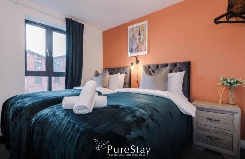 Failsworth House | Spacious 5-bedroom Contractor House Sleeps 7 with Parking by PureStay