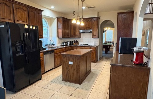 Little Elm House | Spacious 5 bedroom Home - Gym - Office - Games - Near PGA Frisco & Universal