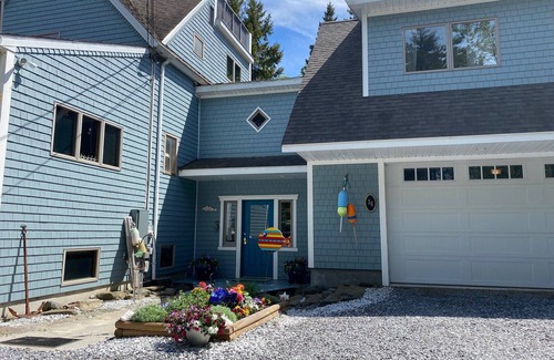 Orrs Island House | Spacious 5 bedroom home just a short walk to local beach and ocean views from the upper decks!