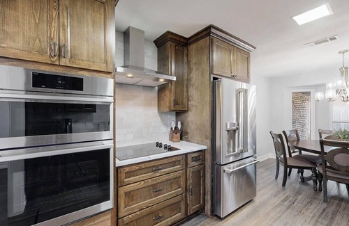 Southwest Arlington House | Spacious 5-bedroom house with WIFI and newly furnished in fabulous Arlington.