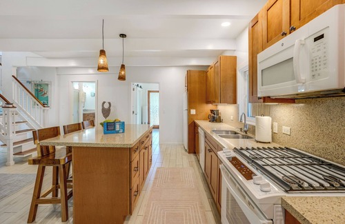 Hanalei House | Spacious 5-bedroom house with AC, WiFi in gorgeous Hanalei