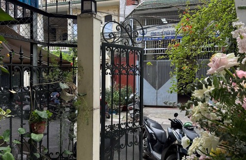 Đien Bien House | Spacious 5-bedroom house in amazing Hà Nội with WiFi, AC