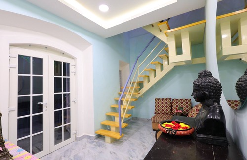 White Town House | Spacious 5-bedroom house in phenomenal Pondicherry with AC, WiFi