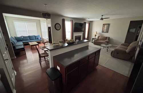 Noblesville House | Spacious 5-bedroom house with game room, near downtown Noblesville and Ruoff