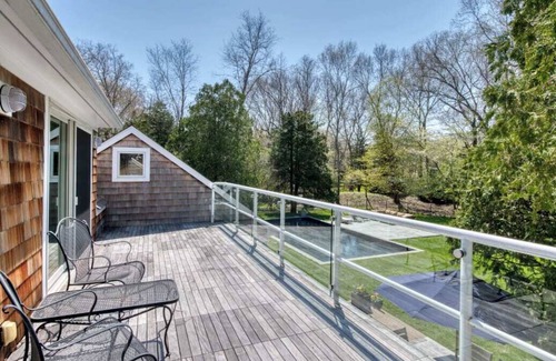 Springs House | Spacious 5-BR 4-Bath Pool in East Hamptons
