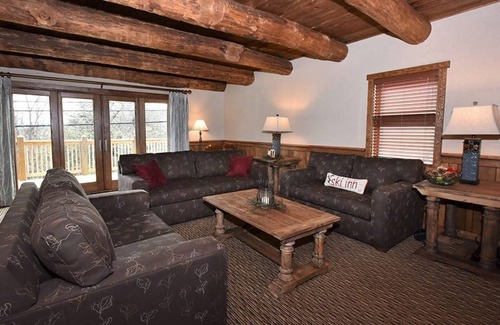 Seven Springs Ski Chalet | Spacious 5BR Chalet w/Kitchen | Ski Lifts + Pools