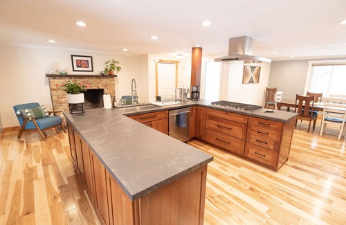 Murray House | Spacious 5BR home 20 min to downtown and mountains!