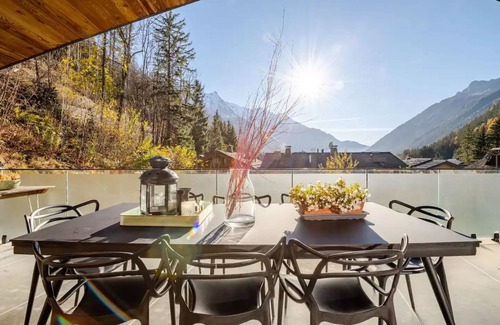 Les Tines Ski Chalet | Spacious 6-bedroom chalet in fabulous Chamonix with fitness room, sauna, hammam,