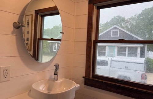 New England House | Spacious 6-bedroom house, PRIVATE BEACH with AC/HEAT, WiFi in charming Old Lyme