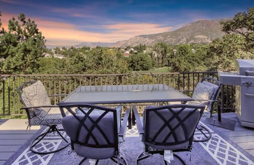 South Ogden House | Spacious 6-bedroom house in Ogden with Breathtaking Mountain Views