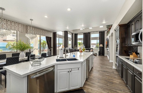 East Mesa House | Spacious 6-bedroom Tropical Paradise with Activites Galore!