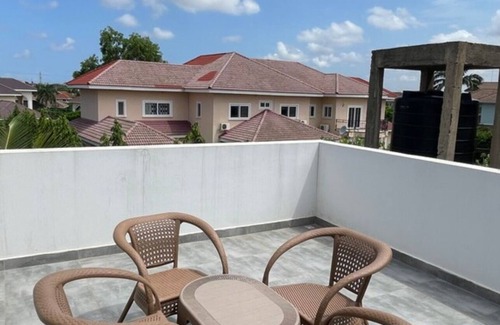 Prampram Villa | Spacious 6-bedroom villa in enchanting Prampram with fitness room, AC