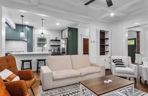 Southmoreland House | Spacious 6BR KC Home w/Hot Tub, Gym, Games &Cinema