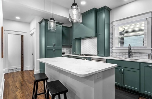 Southmoreland House | Spacious 6BR KC Home w/Hot Tub, Gym, Games &Cinema