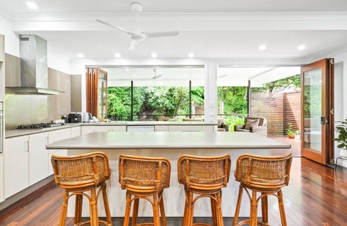 Whitfield House | Spacious 7-Bedroom Queenslander Retreat | Privacy, Comfort & Bushland Serenity