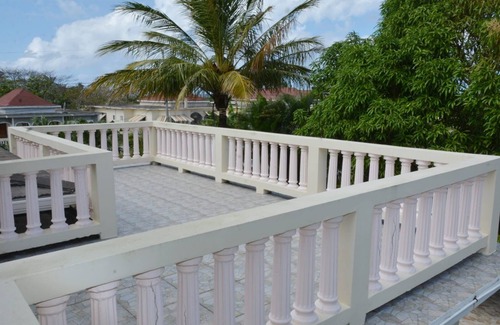 Lucea Villa | Spacious 7-bedroom villa with WiFi and AC in charming Hanover.