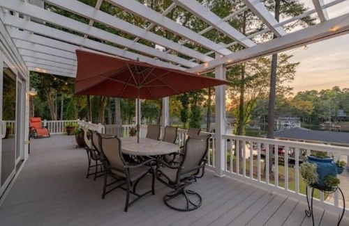 Littleton House | Spacious 7BR house, Lakeview, Dock, Decks, Kayaks, Patio