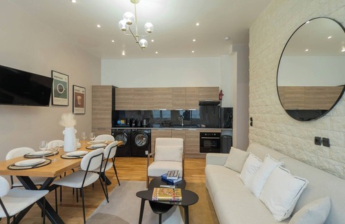 Strasbourg -Saint-Denis Apartment | Spacious Air-conditioned Apartment Center of Paris