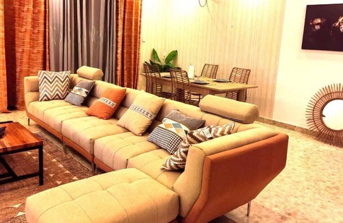 Cocody Apartment | Spacious airy and comfortable one bedroom apartment