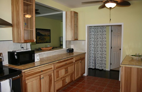 Cockburn Town House | Spacious Airy Beachfront House on Grand Turk
